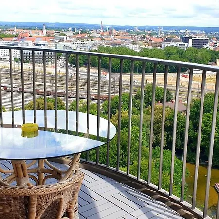 Suite-xxi View Hotelturm *