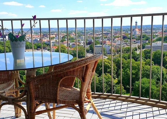 Suite-xxi View Hotelturm *