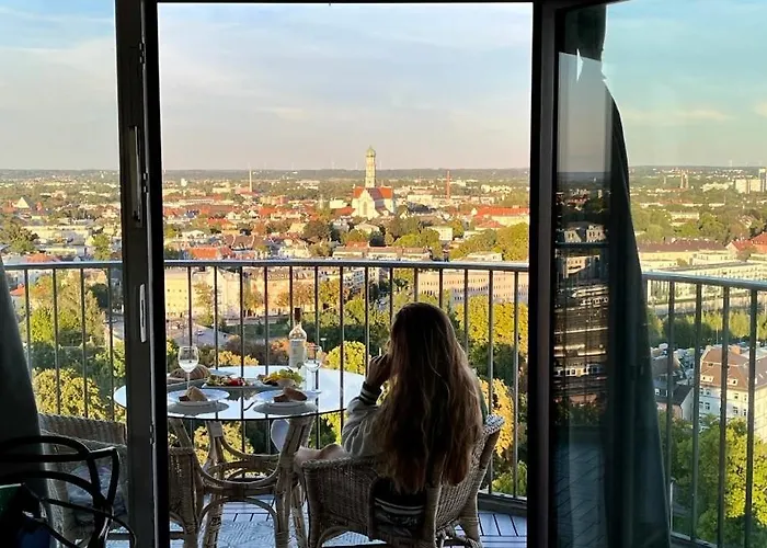 Suite-xxi View Hotelturm *